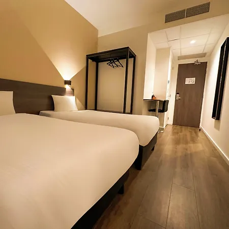 HOTELUX Amsterdam Airport Hotel-3
